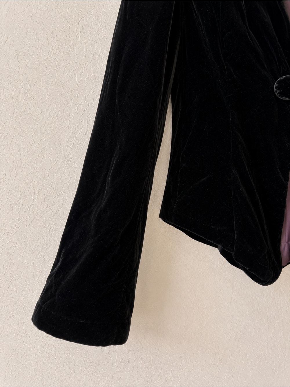 Norma Kamali Black Velvet Shawl-Collar Jacket with Velvet Frog Closure - Picture 4 of 5